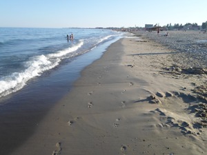 Безмежний пляж Кароліно-Бугазу
