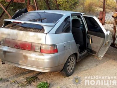 На Кіровоградщині чотири грабіжники зв’язали чоловіка скетчем і заволоділи золотими виробами і грошима (фото)